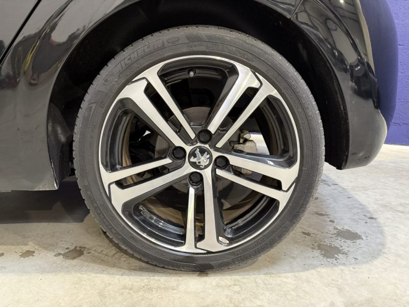 PEUGEOT 208 1.2 110 GT-LINE BVM 6 / APPLE CARPLAY / COURROIE DE DISTRIBUTION NEUVE 