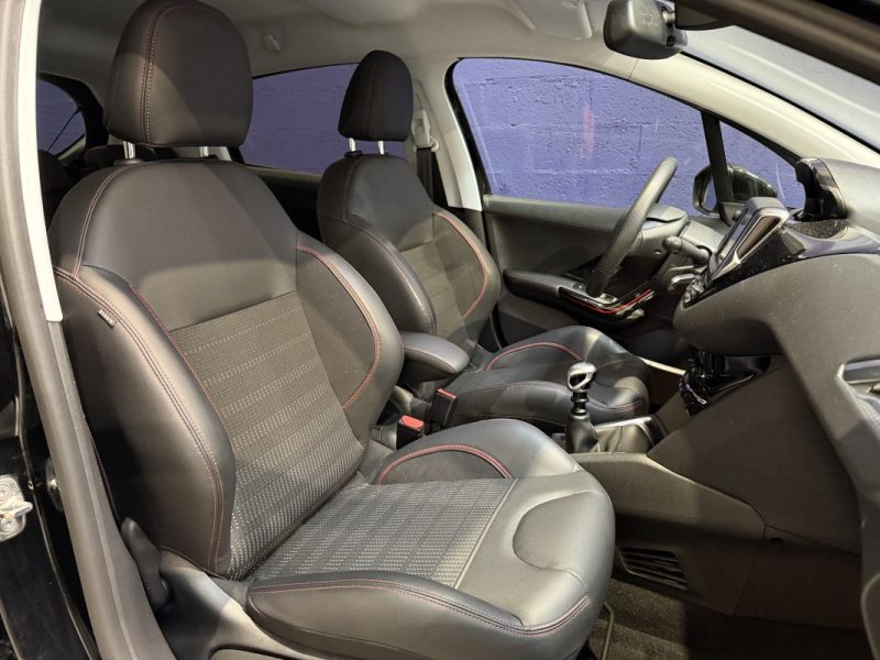 PEUGEOT 208 1.2 110 GT-LINE BVM 6 / APPLE CARPLAY / COURROIE DE DISTRIBUTION NEUVE 