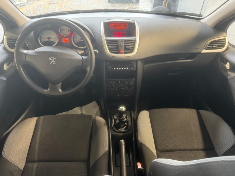 PEUGEOT  207 1.4 VTI 16V URBAN  (116 000 KMS) 1° MAIN