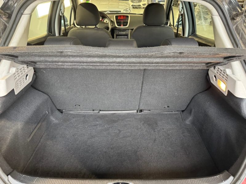 PEUGEOT  207 1.4 VTI 16V URBAN  (116 000 KMS) 1° MAIN