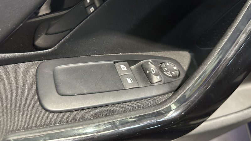 Peugeot 208 1.2 82ch Signature