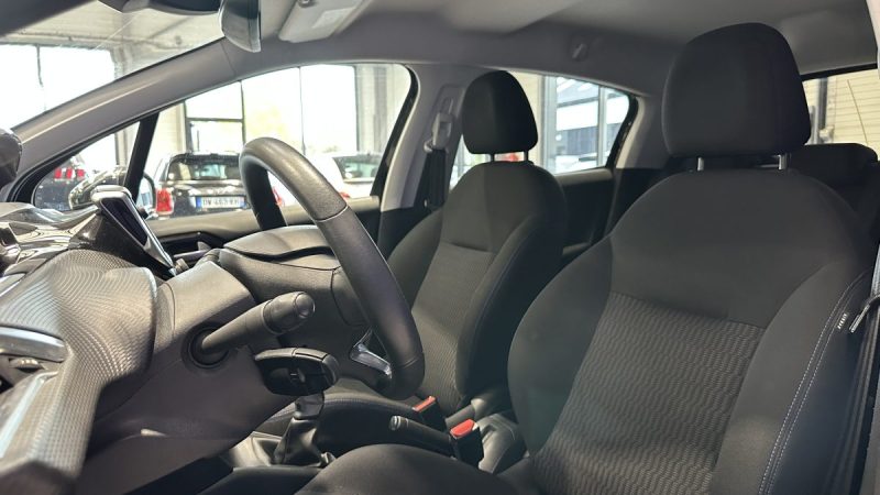 Peugeot 208 1.2 82ch Signature