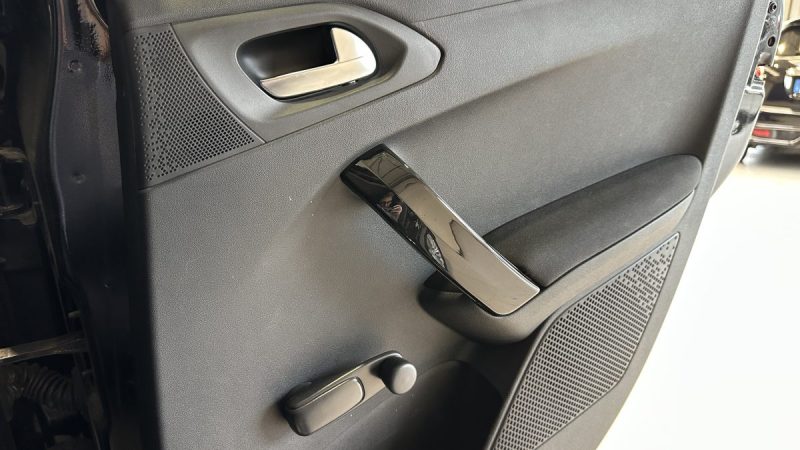 Peugeot 208 1.2 82ch Signature