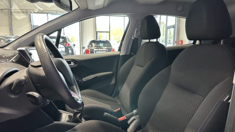 Peugeot 208 1.2 82ch Signature