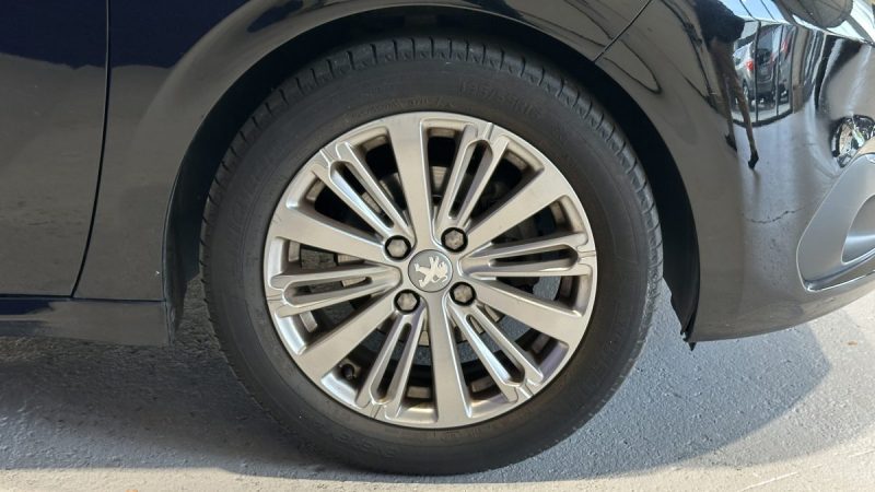 Peugeot 208 1.2 82ch Signature