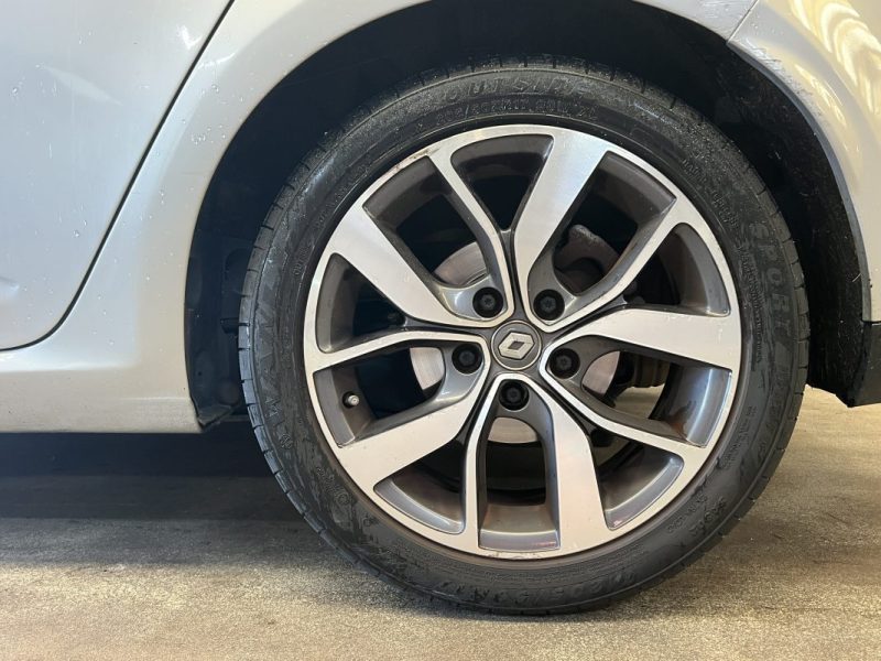  RENAULT MEGANE IV INTENS 1.2 130CV - GPS - SUIVI FACTURE OK  124500KM - 