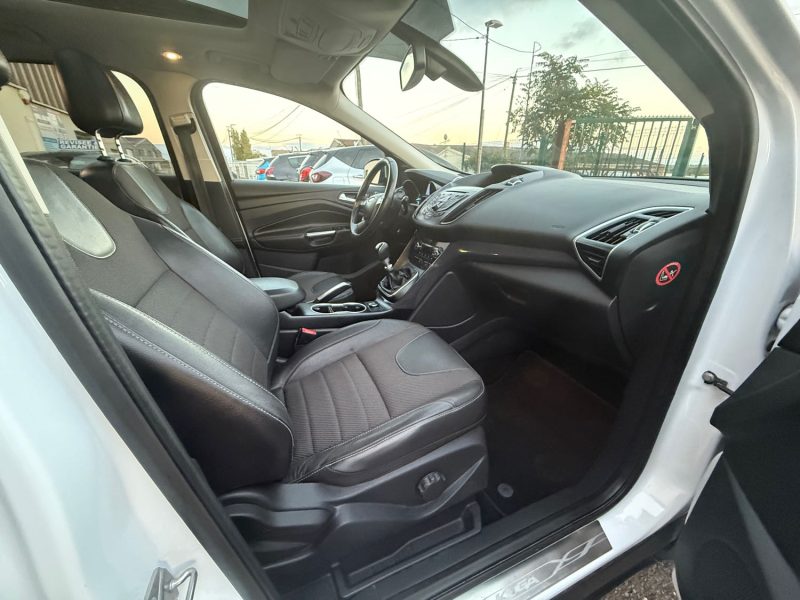 FORD KUGA 2.0 TDCI - 120CV 16V TURBO TITANIUM 2015