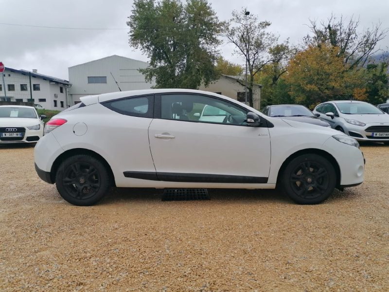 RENAULT Megane - 1.6 110ch Emotion