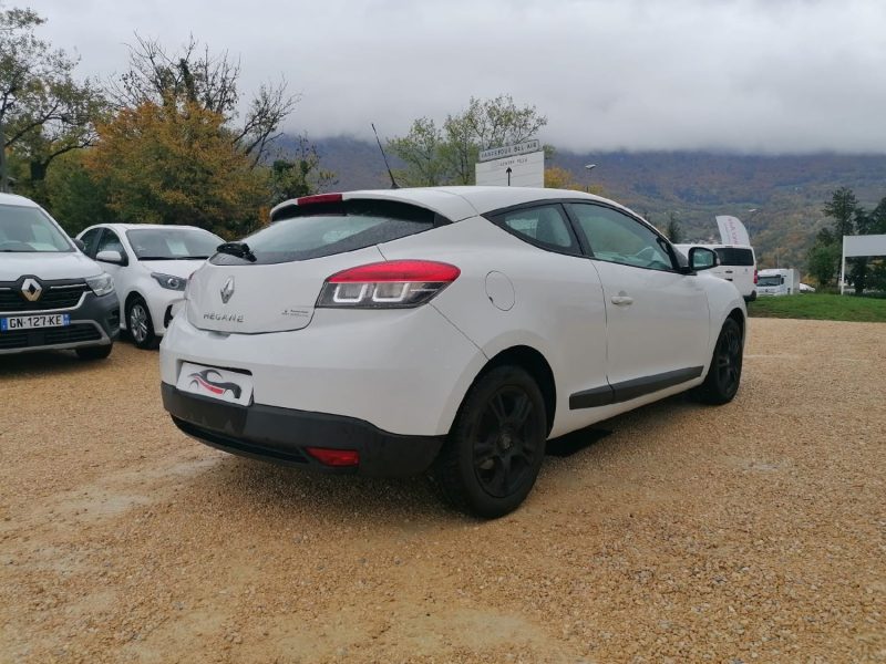 RENAULT Megane - 1.6 110ch Emotion