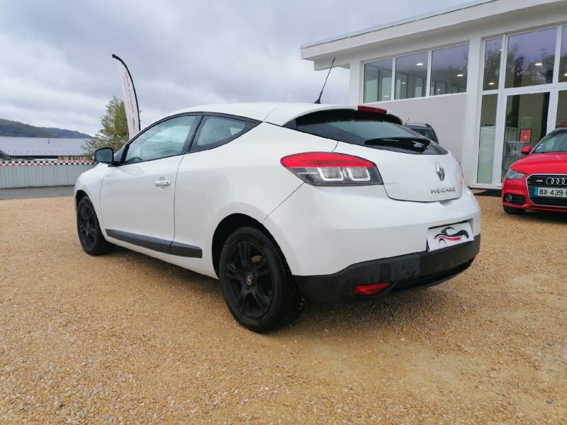 RENAULT Megane - 1.6 110ch Emotion