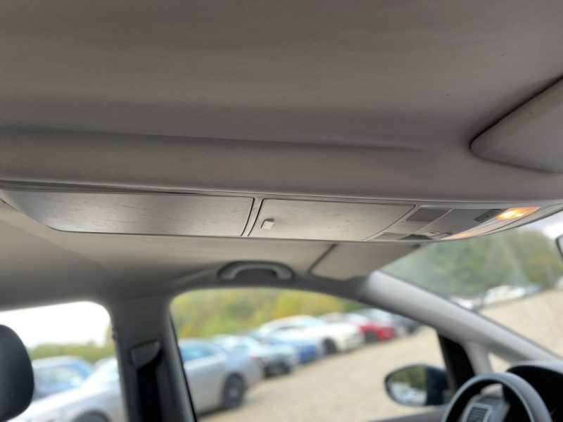 VOLKSWAGEN TOURAN PHASE 3 1.2 TSI 105 CV 2011