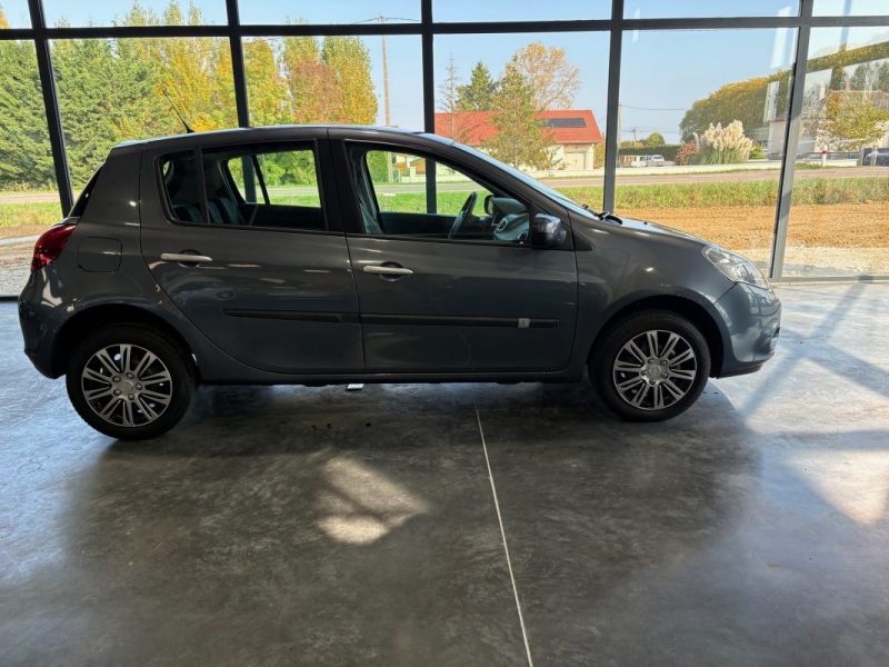 RENAULT CLIO EXPRESSION 2011