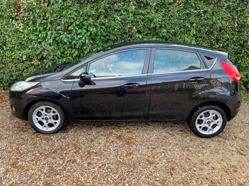 FORD FIESTA 1.4 TDCI 70CH FAP TREND 5P 2011