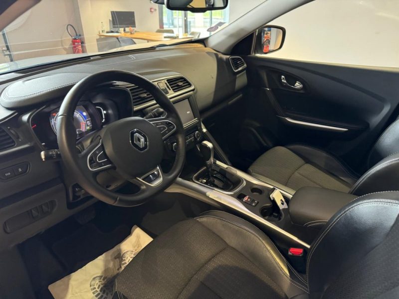 RENAULT KADJAR TCE 130 EDC INTENS / TOIT PANORAMIQUE / ENTRETIEN RENAULT COMPLET  / ATTELAGE / EASY PARK ASSIST / RADAR 360° 2017