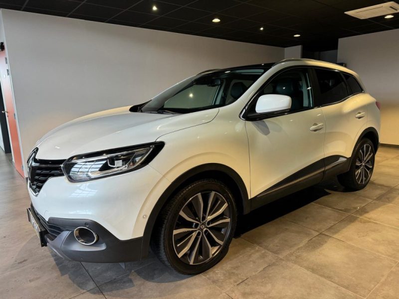 RENAULT KADJAR TCE 130 EDC INTENS / TOIT PANORAMIQUE / ENTRETIEN RENAULT COMPLET  / ATTELAGE / EASY PARK ASSIST / RADAR 360° 2017
