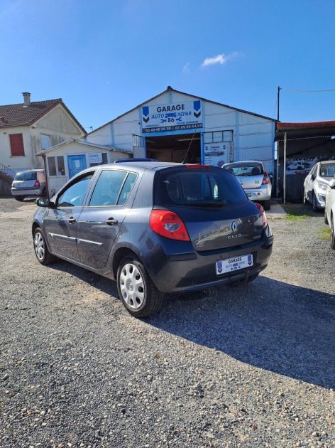 RENAULT CLIO 1.5 DCI - 8V TURBO 2006