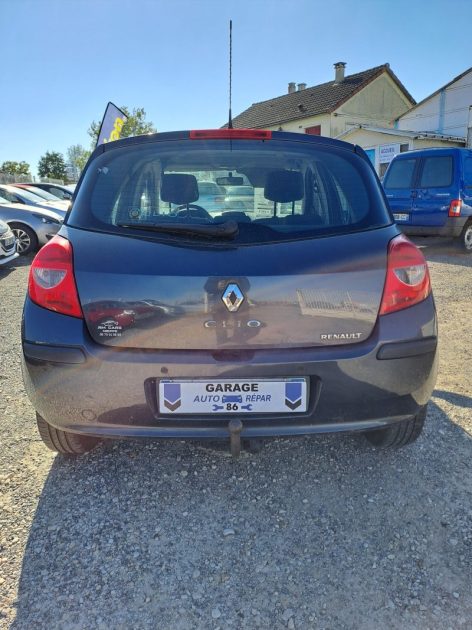 RENAULT CLIO 1.5 DCI - 8V TURBO 2006