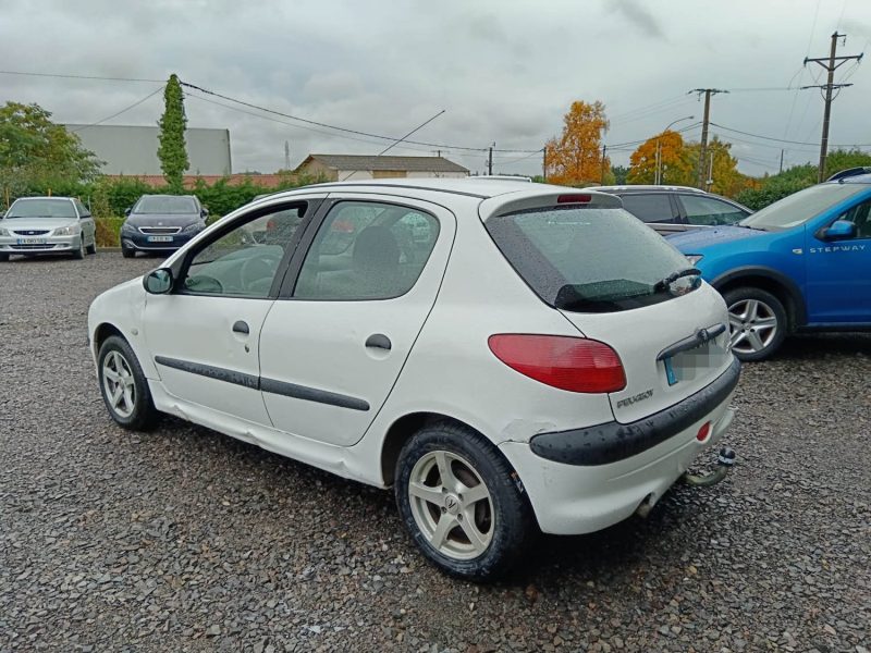 PEUGEOT 206 XR PRESENCE 1.4 HDI 68 cv Distribution + Révision OK + CT OK