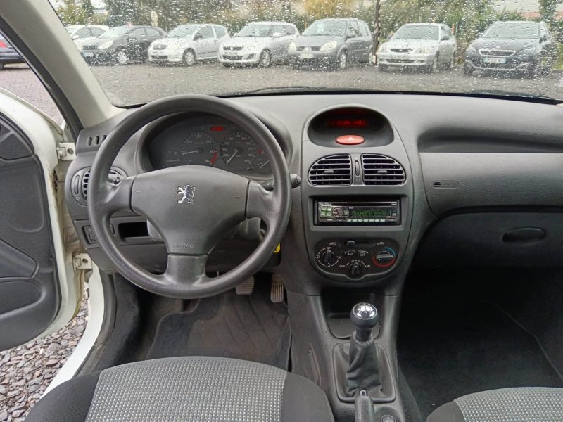 PEUGEOT 206 XR PRESENCE 1.4 HDI 68 cv Distribution + Révision OK + CT OK