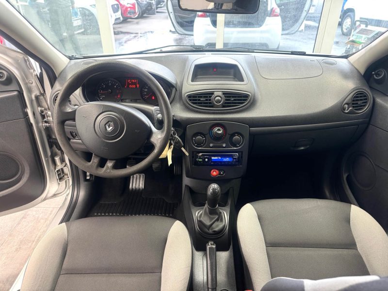 RENAULT CLIO III ESTATE 1.5 DCI 70 CV ECO2 AUTHENTIQUE 2011