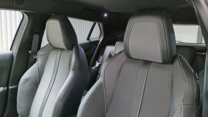 Peugeot 2008 Hybrid 145 e-dcs6 gt+ jantes 18 + pack vision & navigation drive assist plus