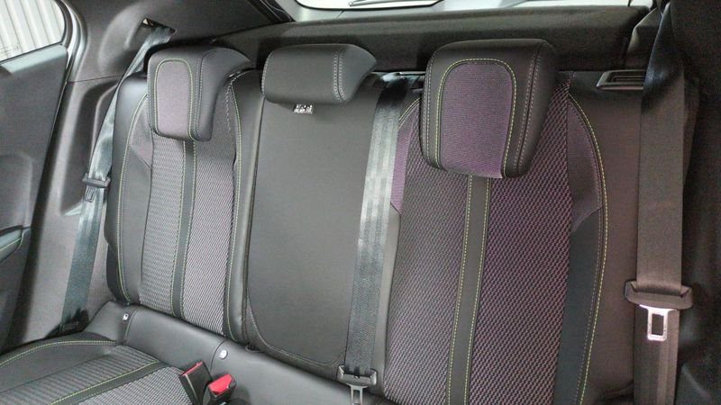 Peugeot 2008 Hybrid 145 e-dcs6 gt+ jantes 18 + pack vision & navigation drive assist plus