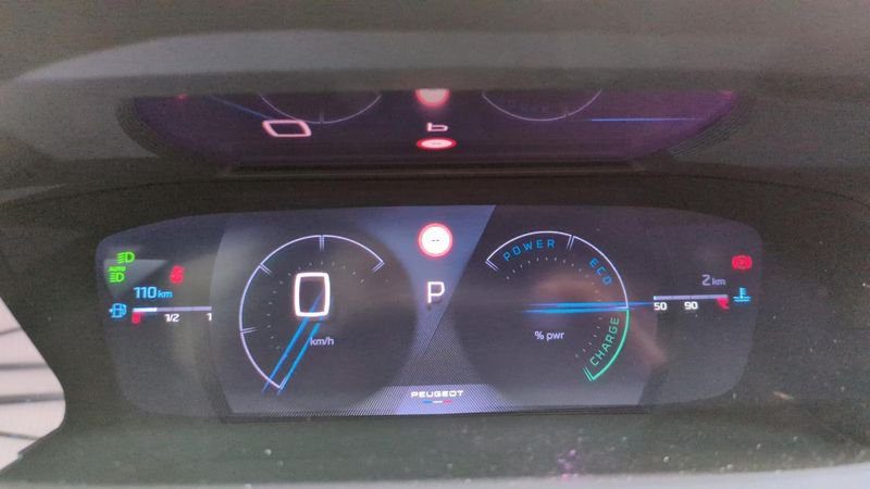 Peugeot 2008 Hybrid 145 e-dcs6 gt+ jantes 18 + pack vision & navigation drive assist plus