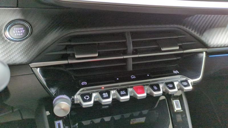 Peugeot 2008 Hybrid 145 e-dcs6 gt+ jantes 18 + pack vision & navigation drive assist plus