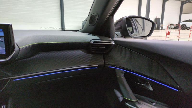 Peugeot 2008 Hybrid 145 e-dcs6 gt+ jantes 18 + pack vision & navigation drive assist plus