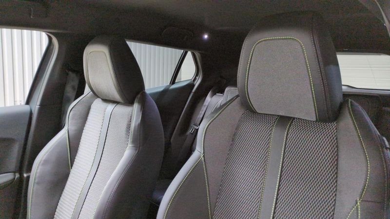 Peugeot 2008 Hybrid 145 e-dcs6 gt+ jantes 18 + pack vision & navigation drive assist plus