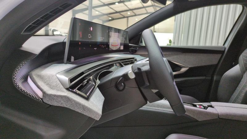 Peugeot 3008 nouveau Hybrid 145 e-dcs6 gt