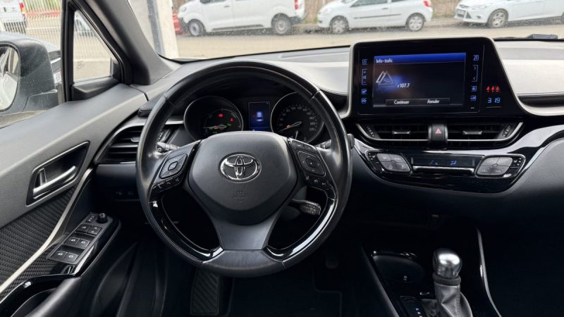 TOYOTA C-HR 122H 2WD finition  Graphic 2019