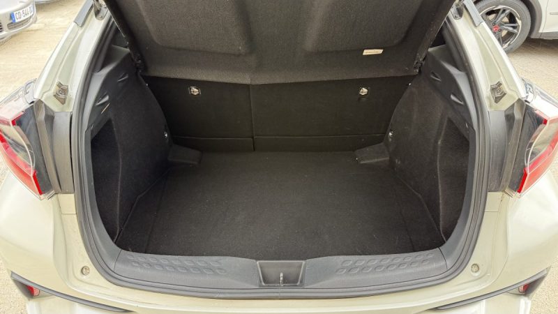 TOYOTA C-HR 122H 2WD finition  Graphic 2019