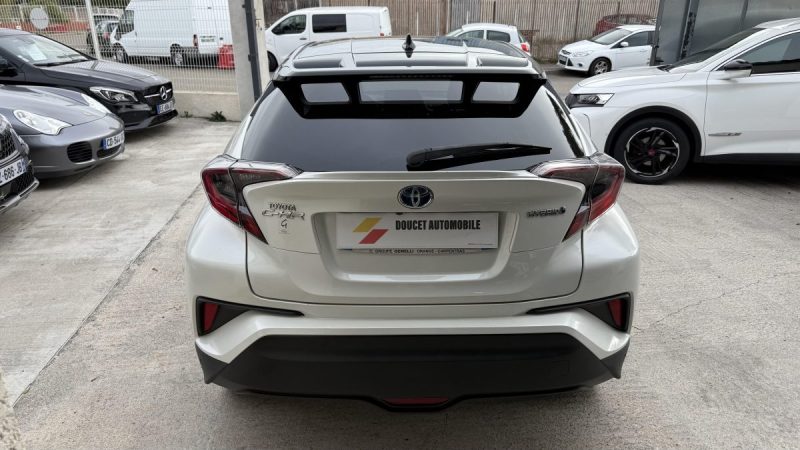 TOYOTA C-HR 122H 2WD finition  Graphic 2019