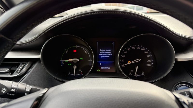 TOYOTA C-HR 122H 2WD finition  Graphic 2019