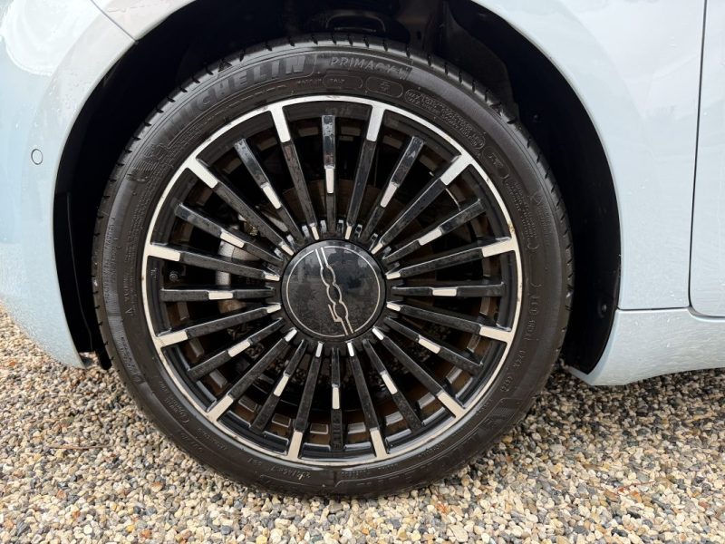 FIAT 500 E 118CH LA PRIMA JBL CAR PLAY    2023