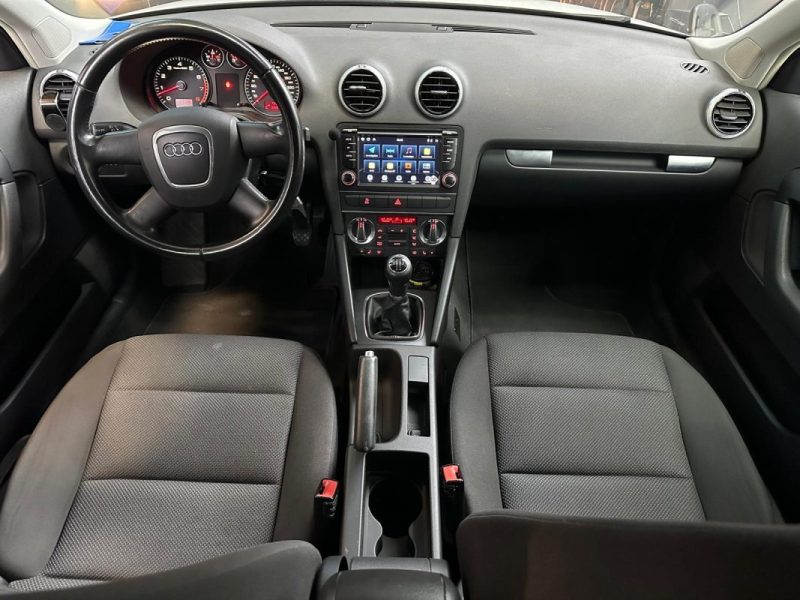 AUDI A3 1.6i 100 cv Business