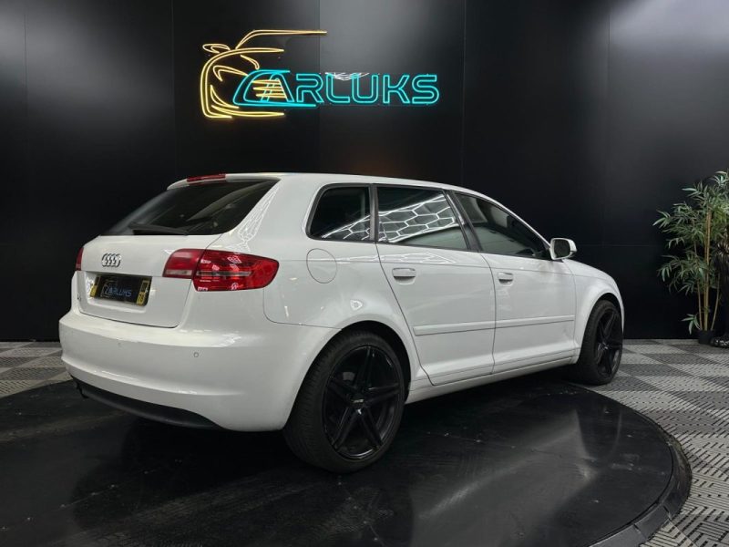 AUDI A3 1.6i 100 cv Business