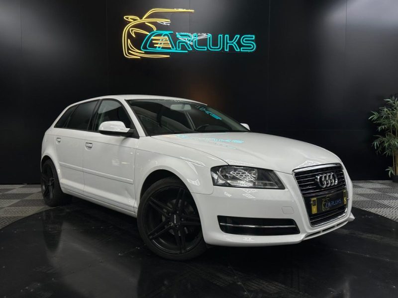 AUDI A3 1.6i 100 cv Business