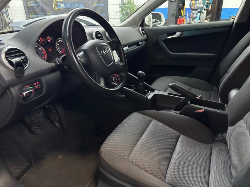 AUDI A3 1.6i 100 cv Business