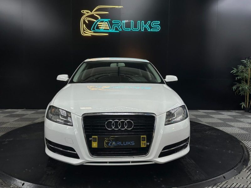 AUDI A3 1.6i 100 cv Business