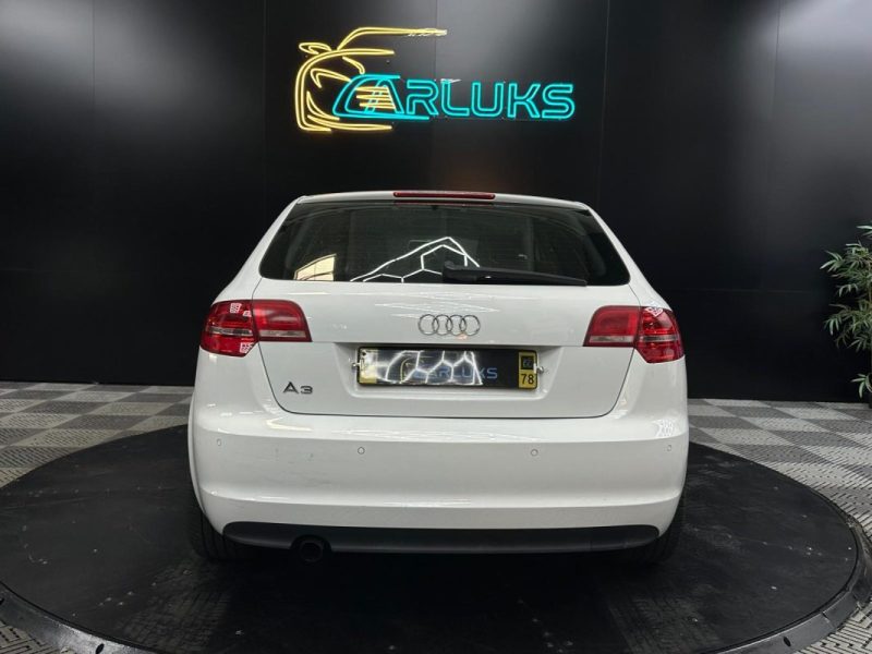 AUDI A3 1.6i 100 cv Business