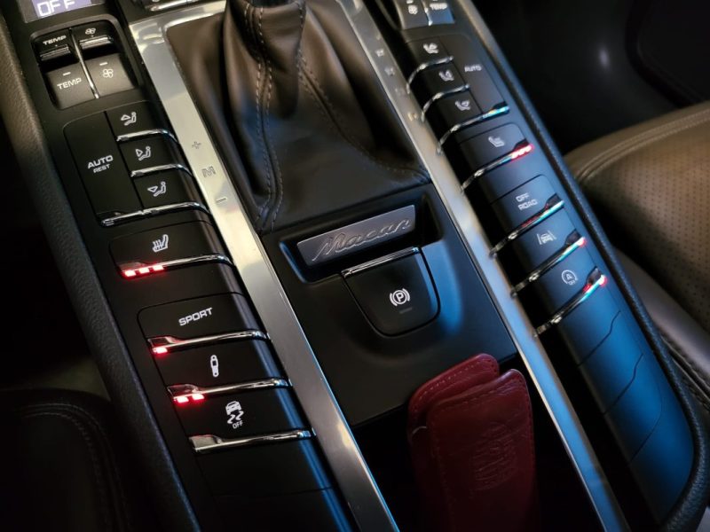 PORSCHE MACAN S 3.0 V6 340cv PDK / TOIT OUVRANT + ATTELAGE ELECTRIQUE + SUIVI PORSCHE /