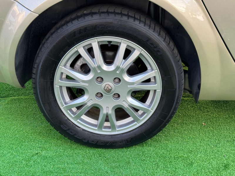 RENAULT MEGANE 1.5 DCI 106 CV FINITION EXTREME GARANTIE 6 MOIS  2009