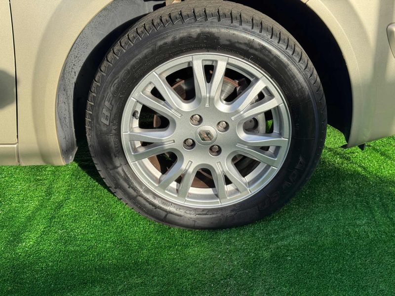 RENAULT MEGANE 1.5 DCI 106 CV FINITION EXTREME GARANTIE 6 MOIS  2009