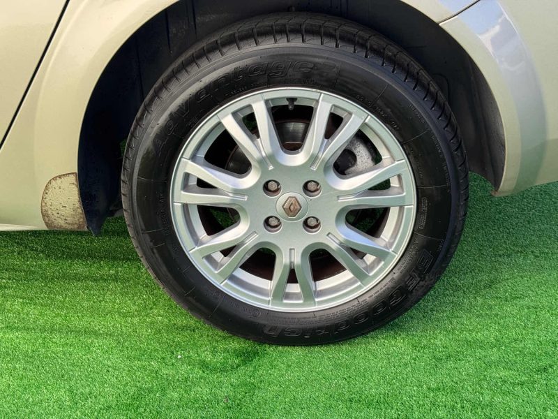 RENAULT MEGANE 1.5 DCI 106 CV FINITION EXTREME GARANTIE 6 MOIS  2009