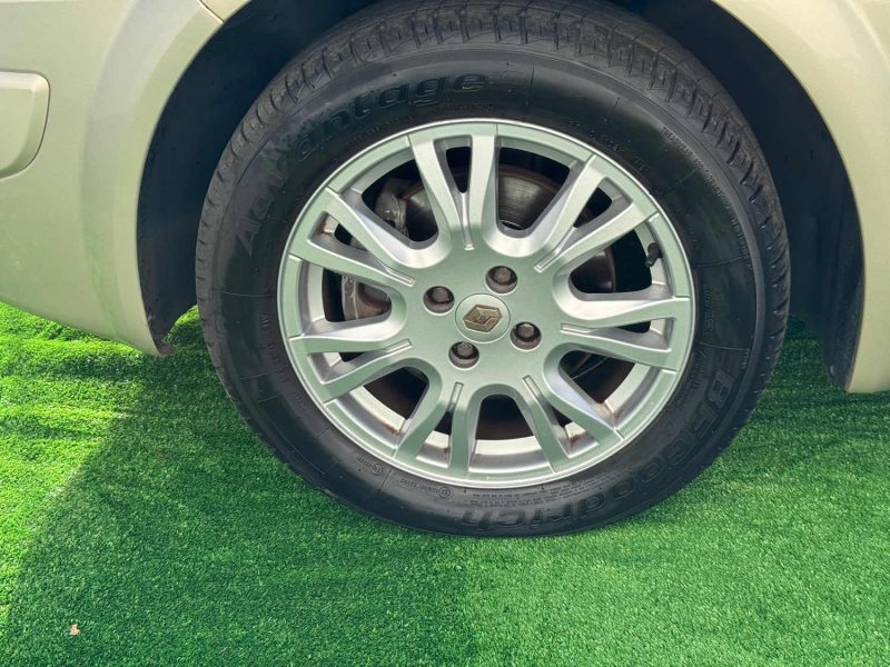 RENAULT MEGANE 1.5 DCI 106 CV FINITION EXTREME GARANTIE 6 MOIS  2009