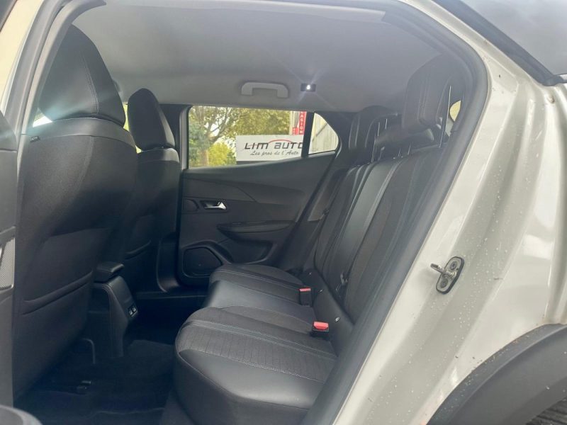 PEUGEOT 2008 1.5 BLUEHDI 130 ALLURE EAT8 **1ÈRE MAIN** 