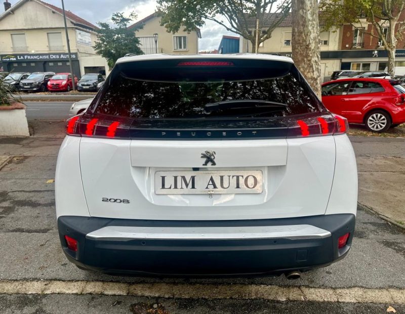PEUGEOT 2008 1.5 BLUEHDI 130 ALLURE EAT8 **1ÈRE MAIN** 