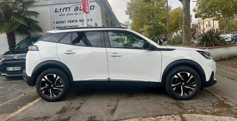 PEUGEOT 2008 1.5 BLUEHDI 130 ALLURE EAT8 **1ÈRE MAIN** 